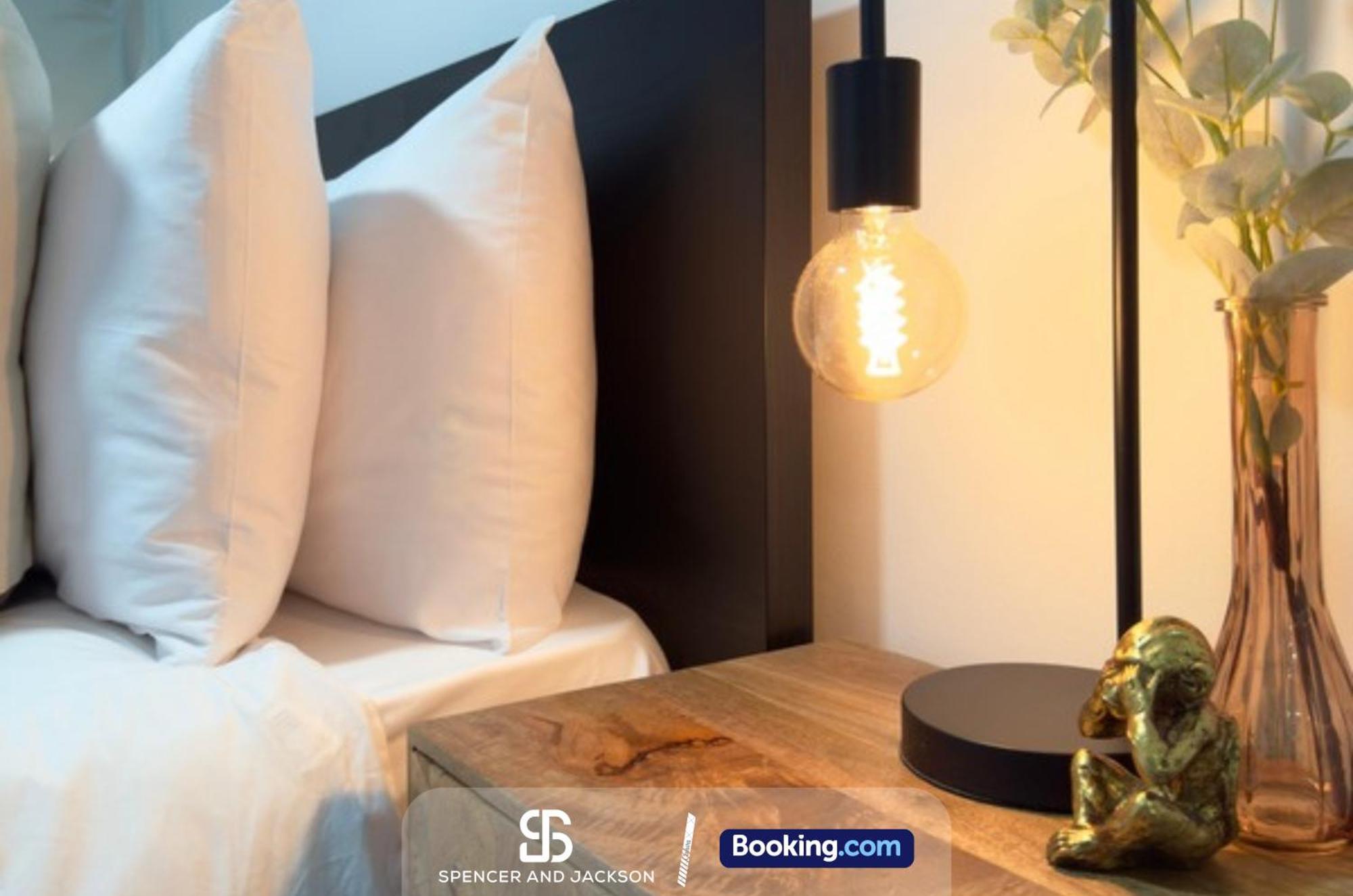 1 Bedroom City Centre Apartment Near The University And Bodleian Library By Spencer And Jackson Short Lets & Serviced Accommodation Oxford Eksteriør bilde