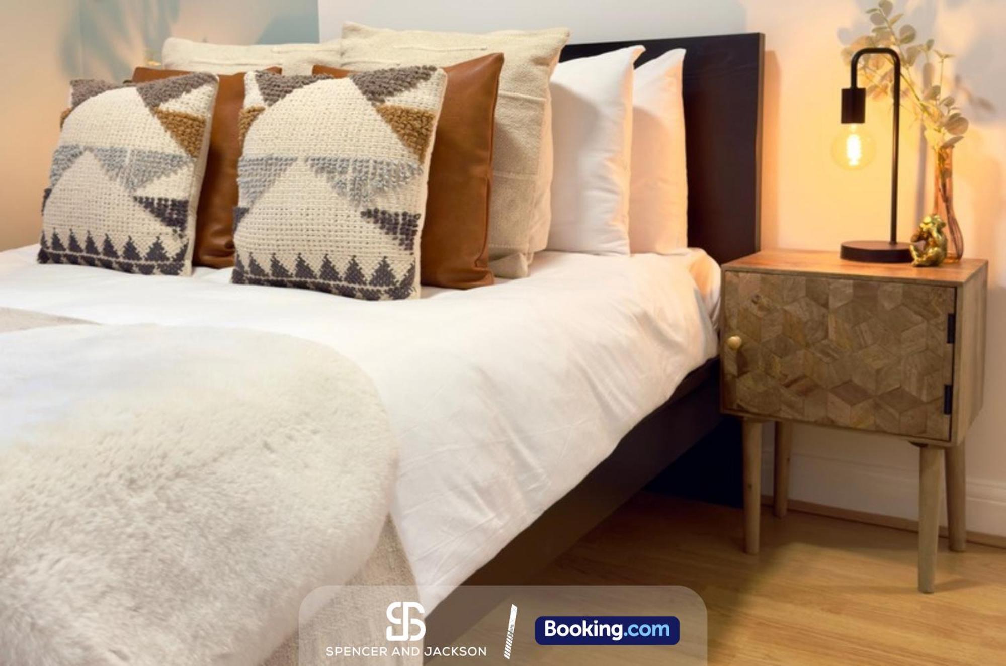 1 Bedroom City Centre Apartment Near The University And Bodleian Library By Spencer And Jackson Short Lets & Serviced Accommodation Oxford Eksteriør bilde