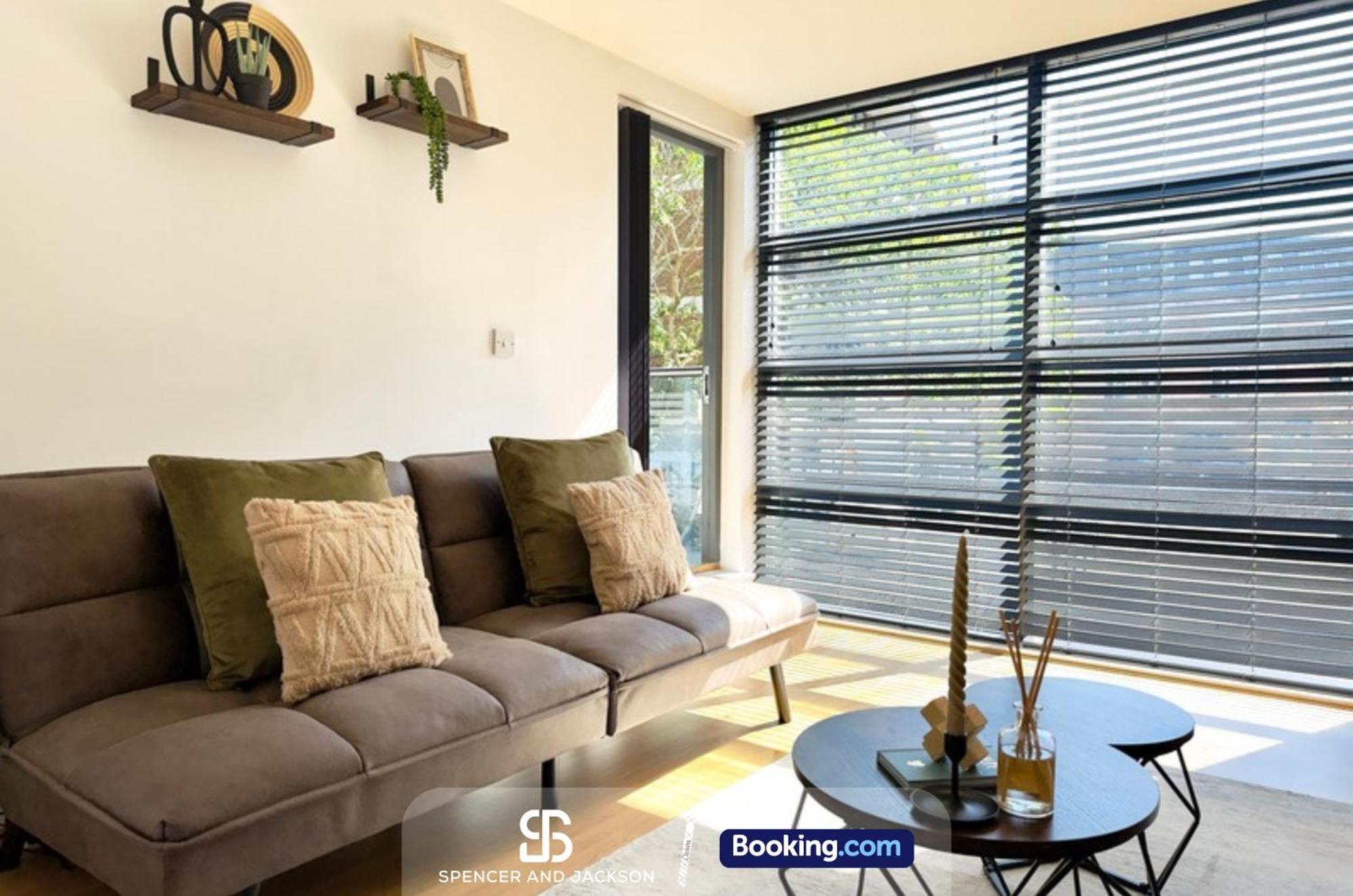 1 Bedroom City Centre Apartment Near The University And Bodleian Library By Spencer And Jackson Short Lets & Serviced Accommodation Oxford Eksteriør bilde