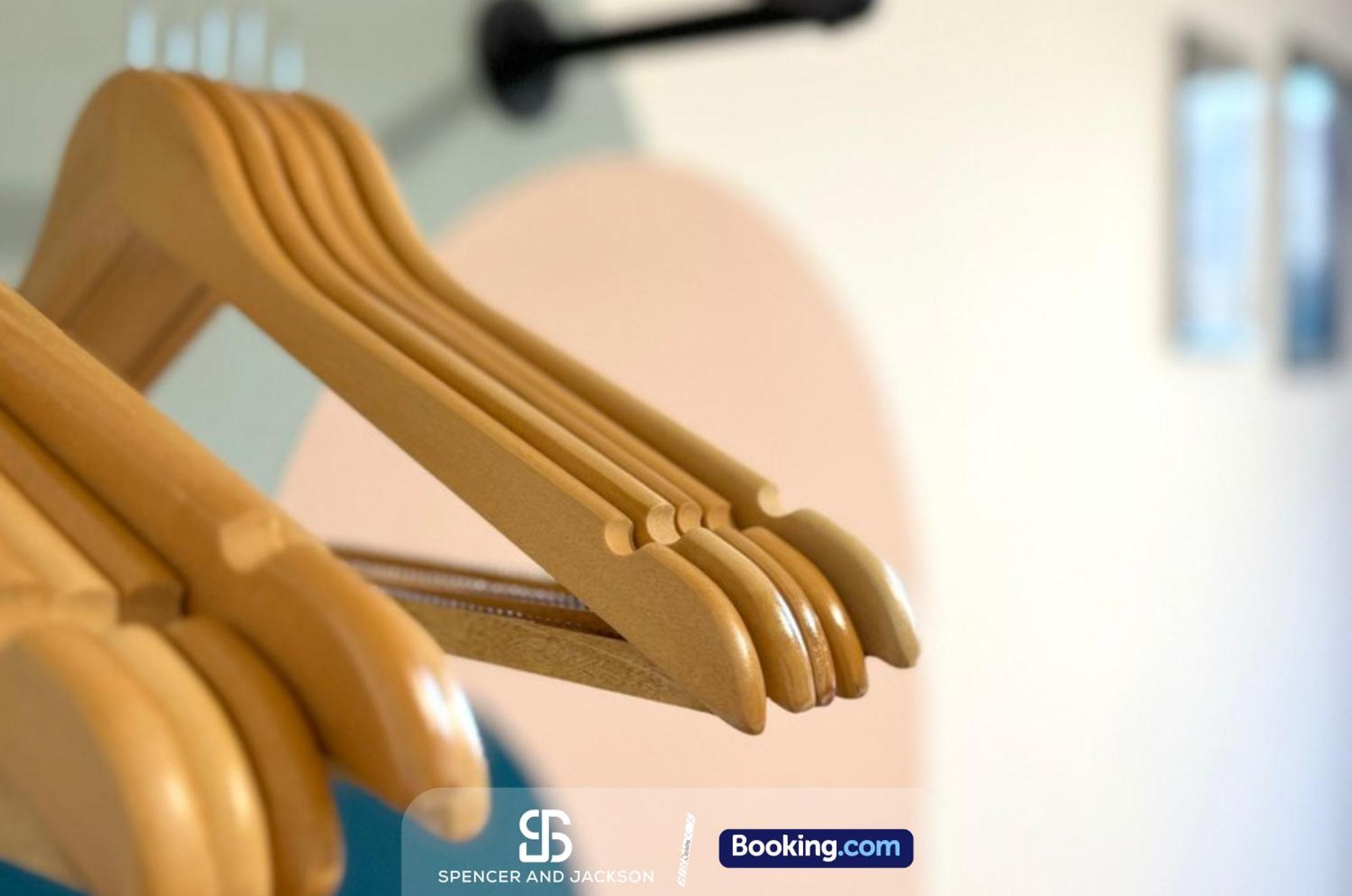 1 Bedroom City Centre Apartment Near The University And Bodleian Library By Spencer And Jackson Short Lets & Serviced Accommodation Oxford Eksteriør bilde