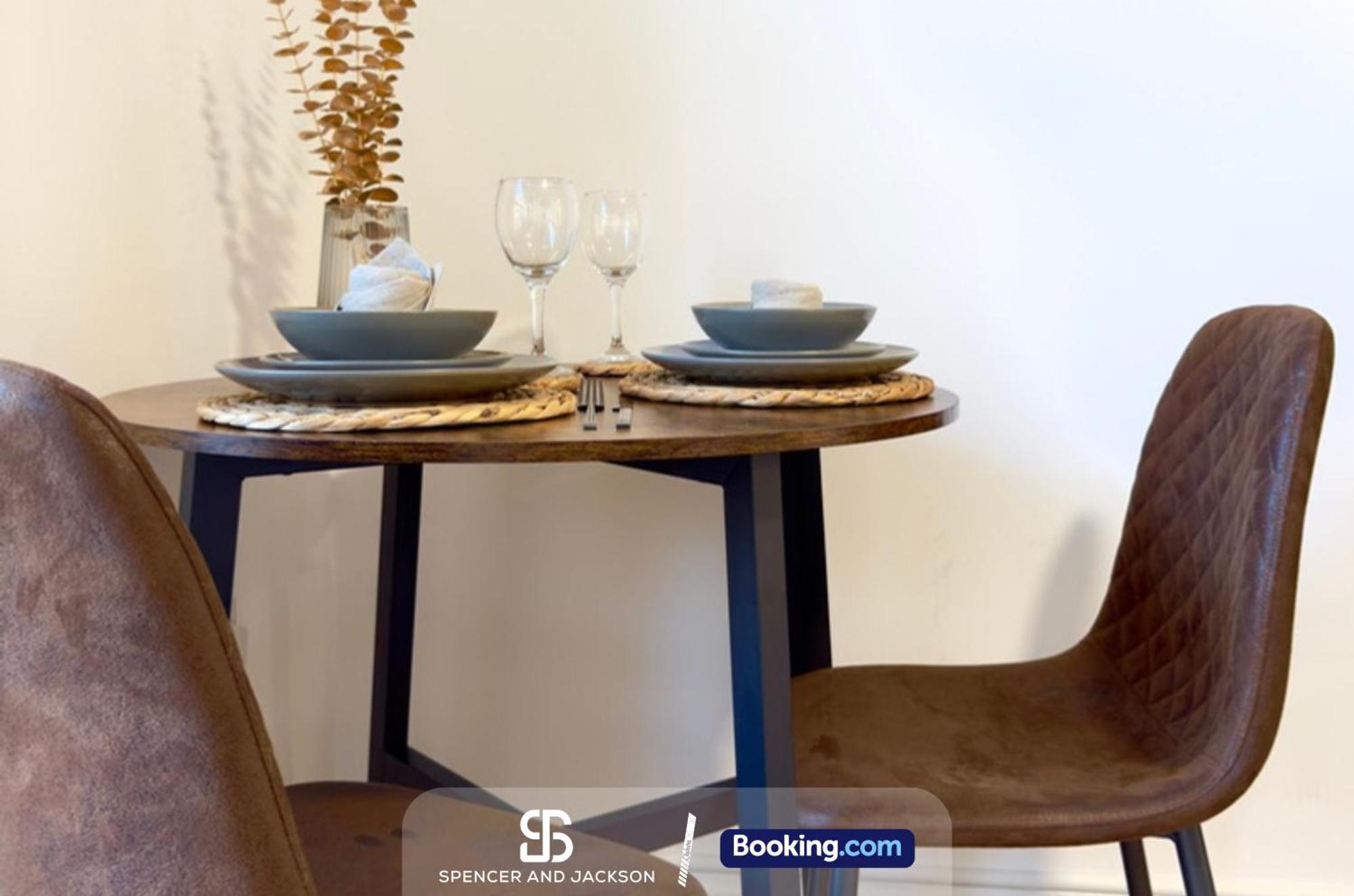 1 Bedroom City Centre Apartment Near The University And Bodleian Library By Spencer And Jackson Short Lets & Serviced Accommodation Oxford Eksteriør bilde